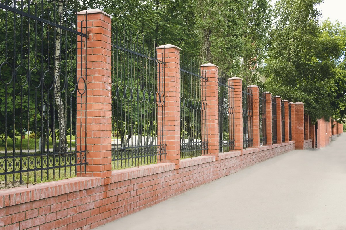 ogrodzenie z podmurówką